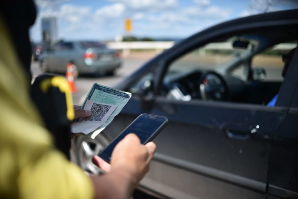 Senado quer incluir tipo sanguíneo na carteira de motorista; entenda