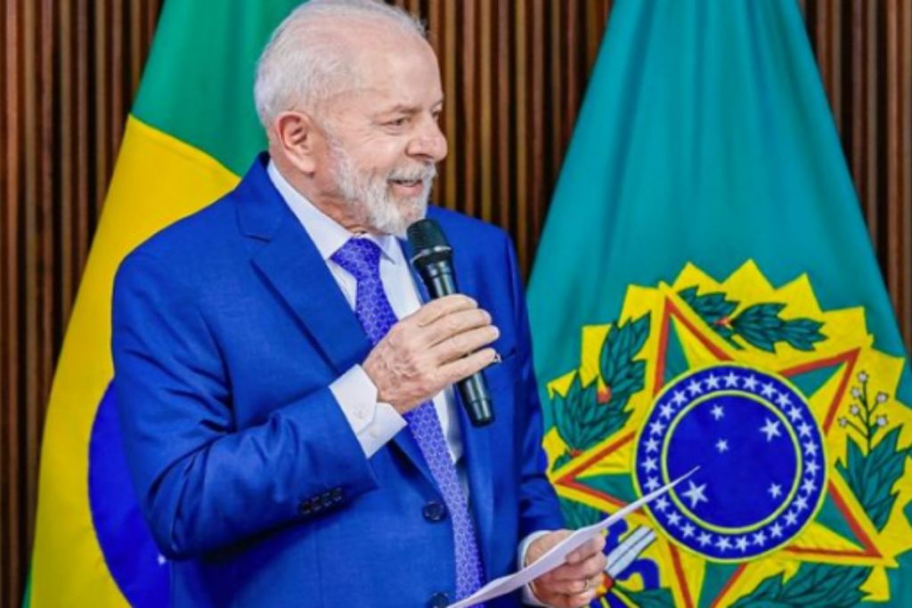 Lula se reúne para falar de emendas com líderes da base de apoio