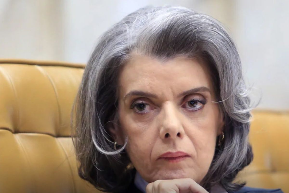 Cármen Lúcia diz que violência na campanha afeta a democracia