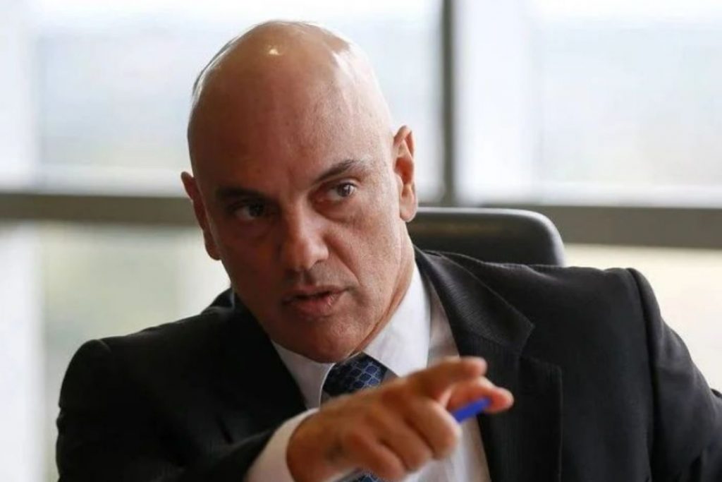 Senadores se retiram de pedido de impeachment de Moraes