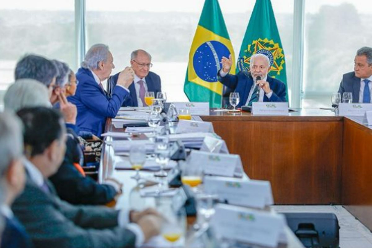 Lula deseja medidas legislativas contra incêndios; entenda