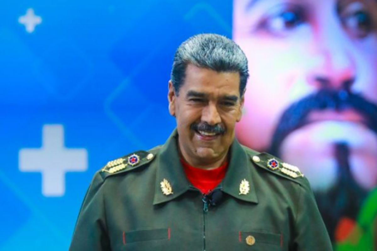 PT assina documento que reconhece vitória de Maduro