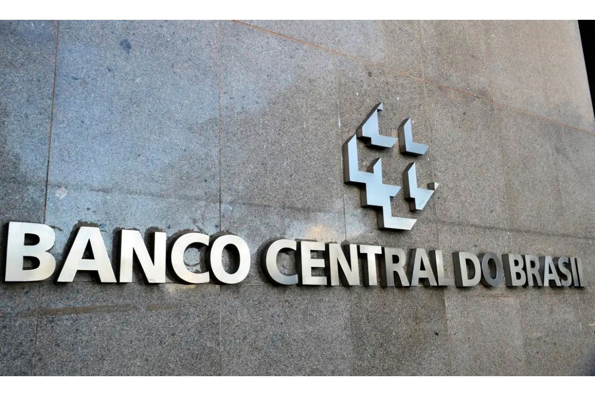 Banco Central deve elevar juros para conter inflação e frear o consumo