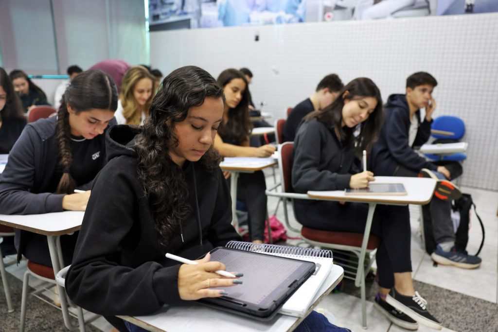 Educação no Brasil atinge recorde histórico em investimentos