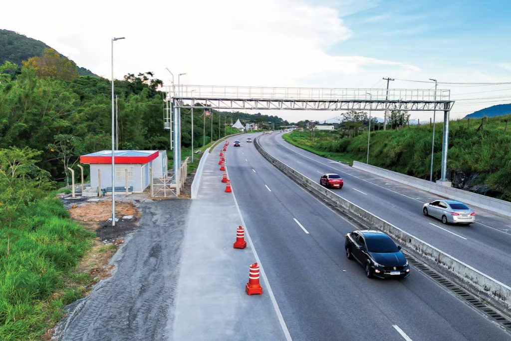 Motoristas ignoram pedágio eletrônico e enfrentam multas pesadas na BR-101