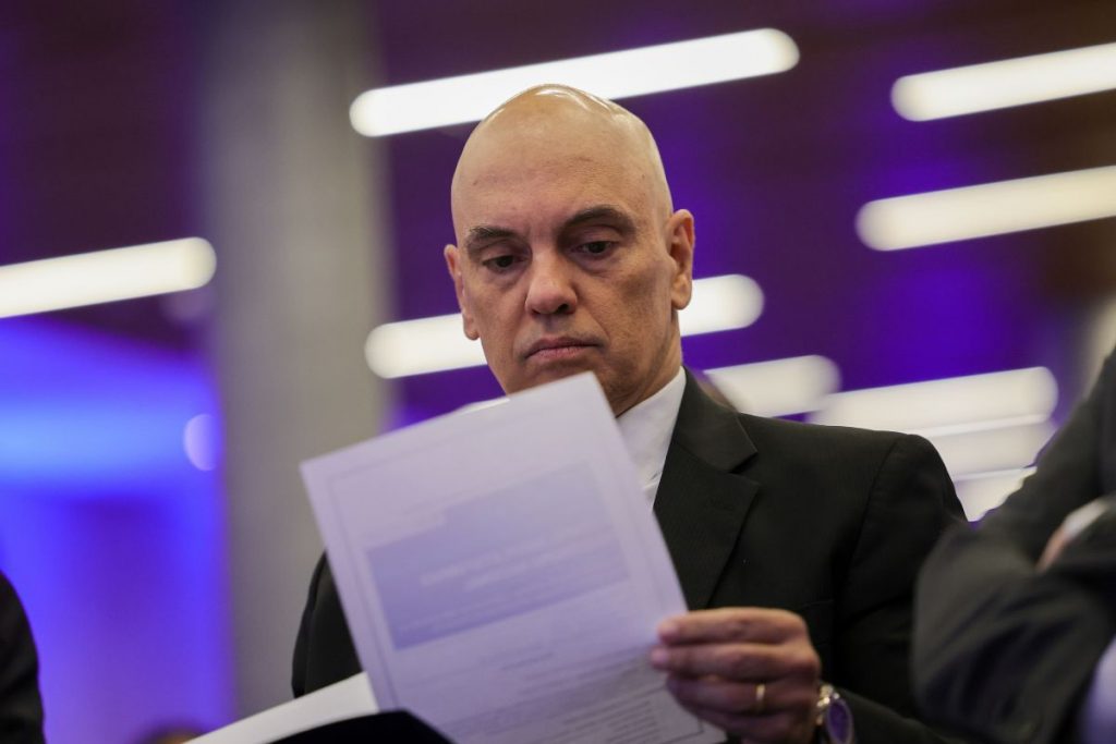 PF acusa irmãos de tentar desestabilizar STF com ameaças contra Moraes e sua família