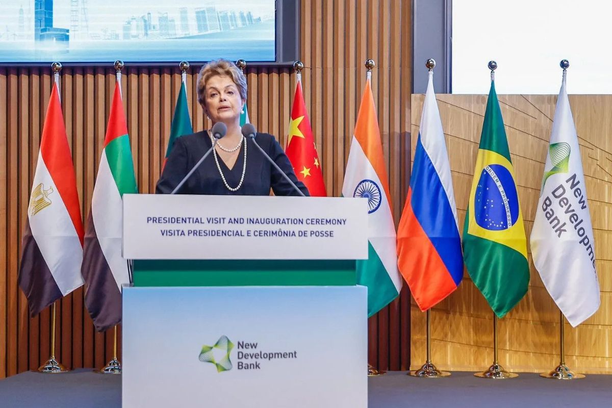 Rússia inclina-se a manter Dilma Rousseff no banco dos Brics em 2025