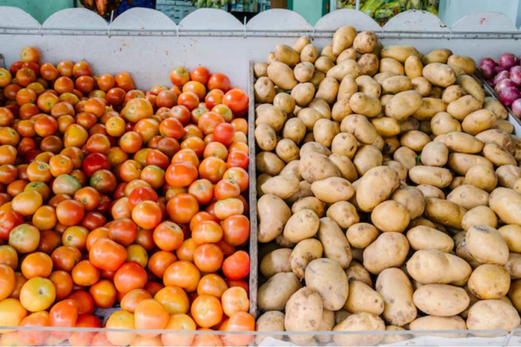 Tomate sobe mais de 18% enquanto batata registra baixa histórica