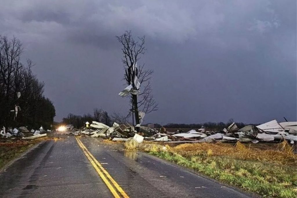 EUA enfrentam caos após série de tornados mortais no fim de semana